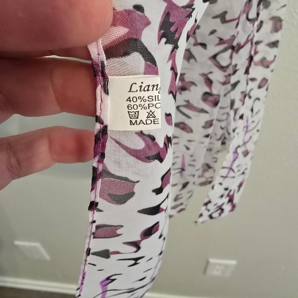 Liang Diang Sheer Feminine Scarf in Fuchsia and White 60" Long X 30" Wide - Picture 5 of 6